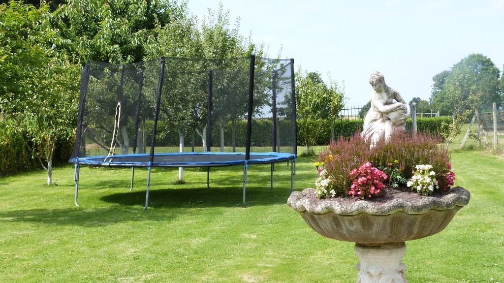 Gite Et Relais Equestre De Marie Tours-en-Vimeu Kültér fotó